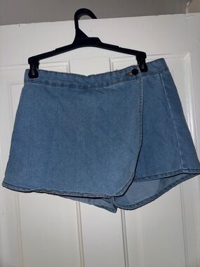 Light Blue Denim Mini Skort - Casual Women’s Skirt
